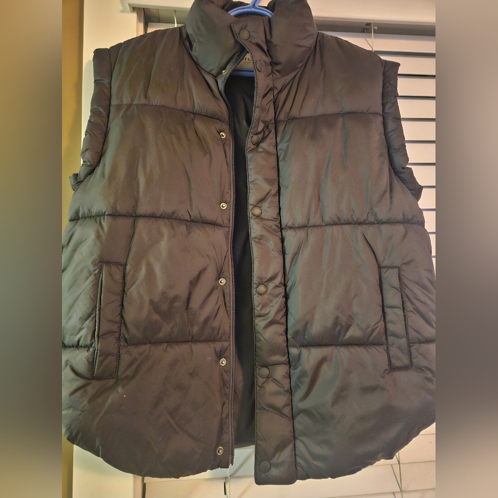 OFFLINE By Aerie Oversized Puffer Vest Size XS